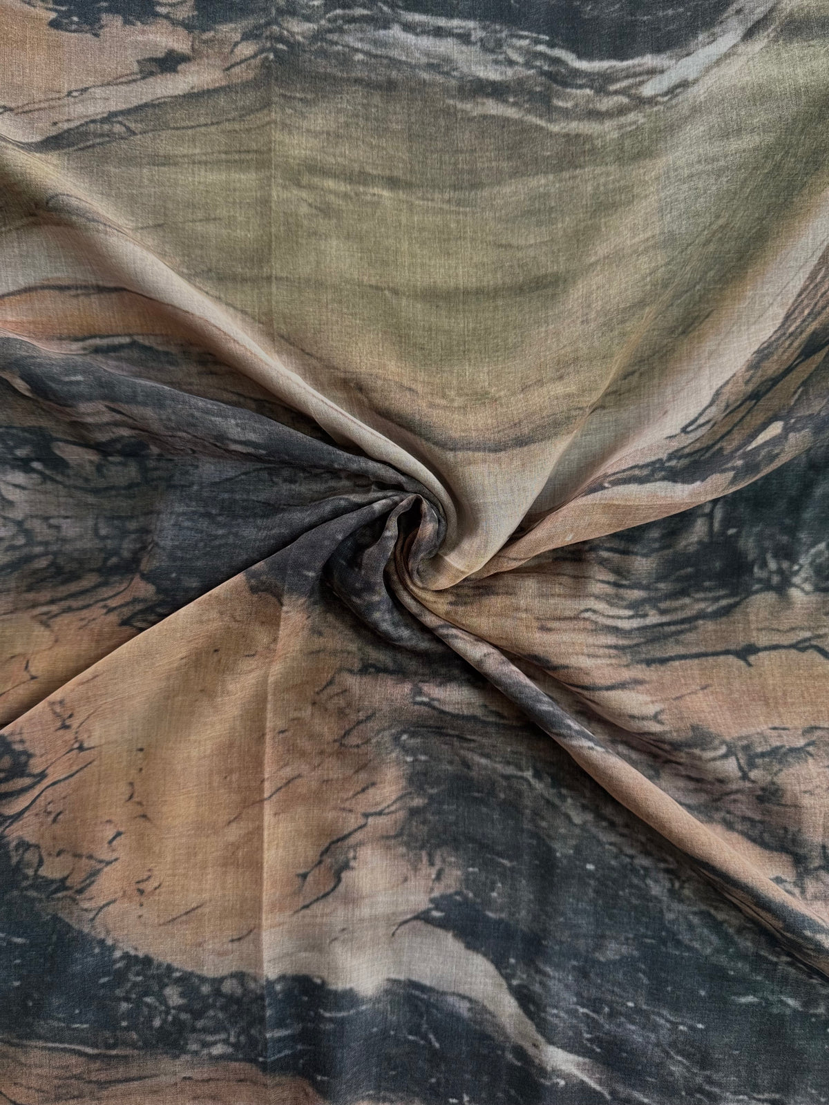 Obsidian Marble Modal Lawn