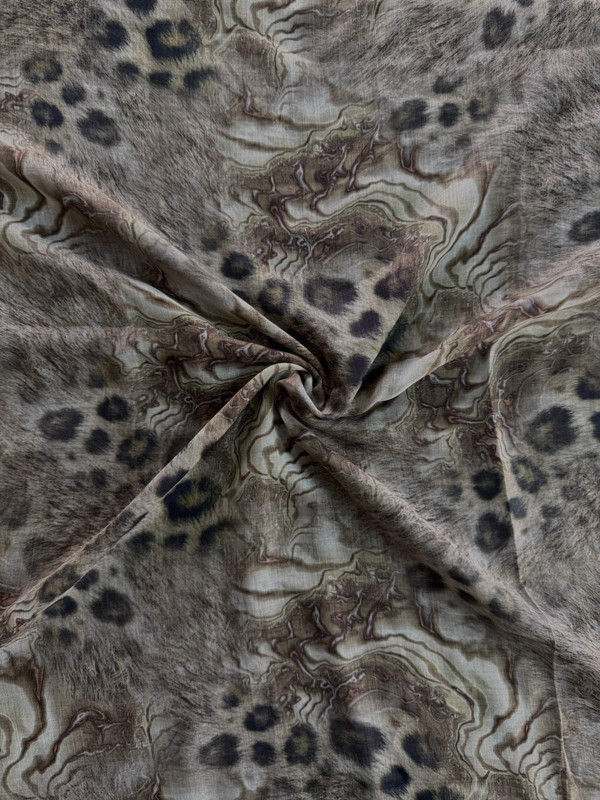 Ghost Lynx Modal Lawn